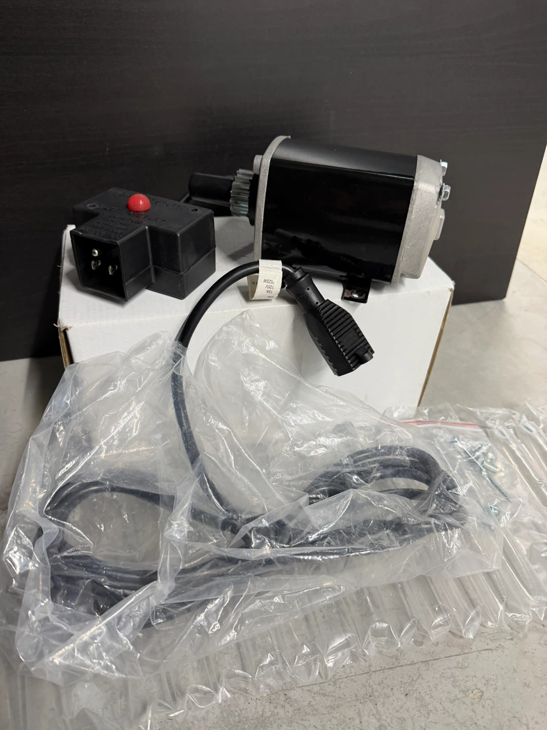 Electric Motor with Gear Assembly and Cord - photo 5