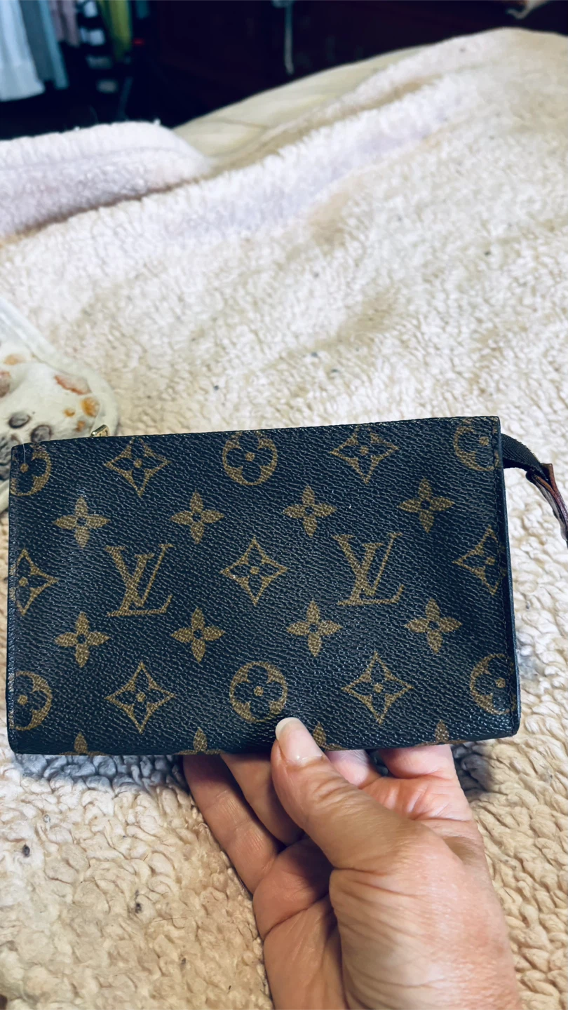 Authentic Louis Vuitton Monogram Canvas Pouch - photo 2
