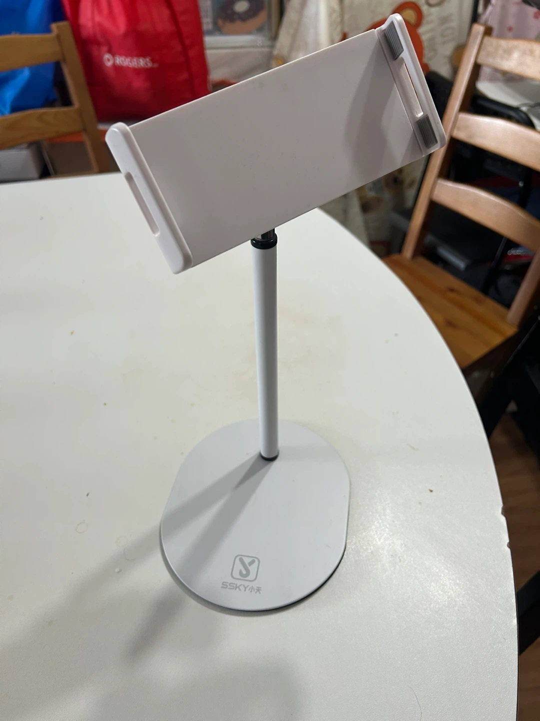 Adjustable Tablet and Phone Stand suitable for 14cm-21cm wide - photo 5