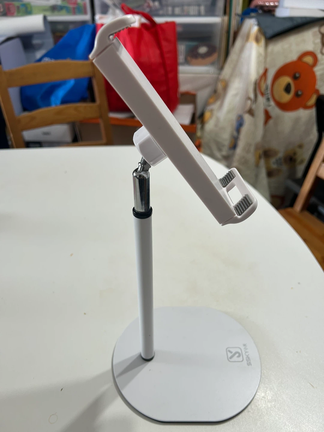 Adjustable Tablet and Phone Stand suitable for 14cm-21cm wide - photo 2