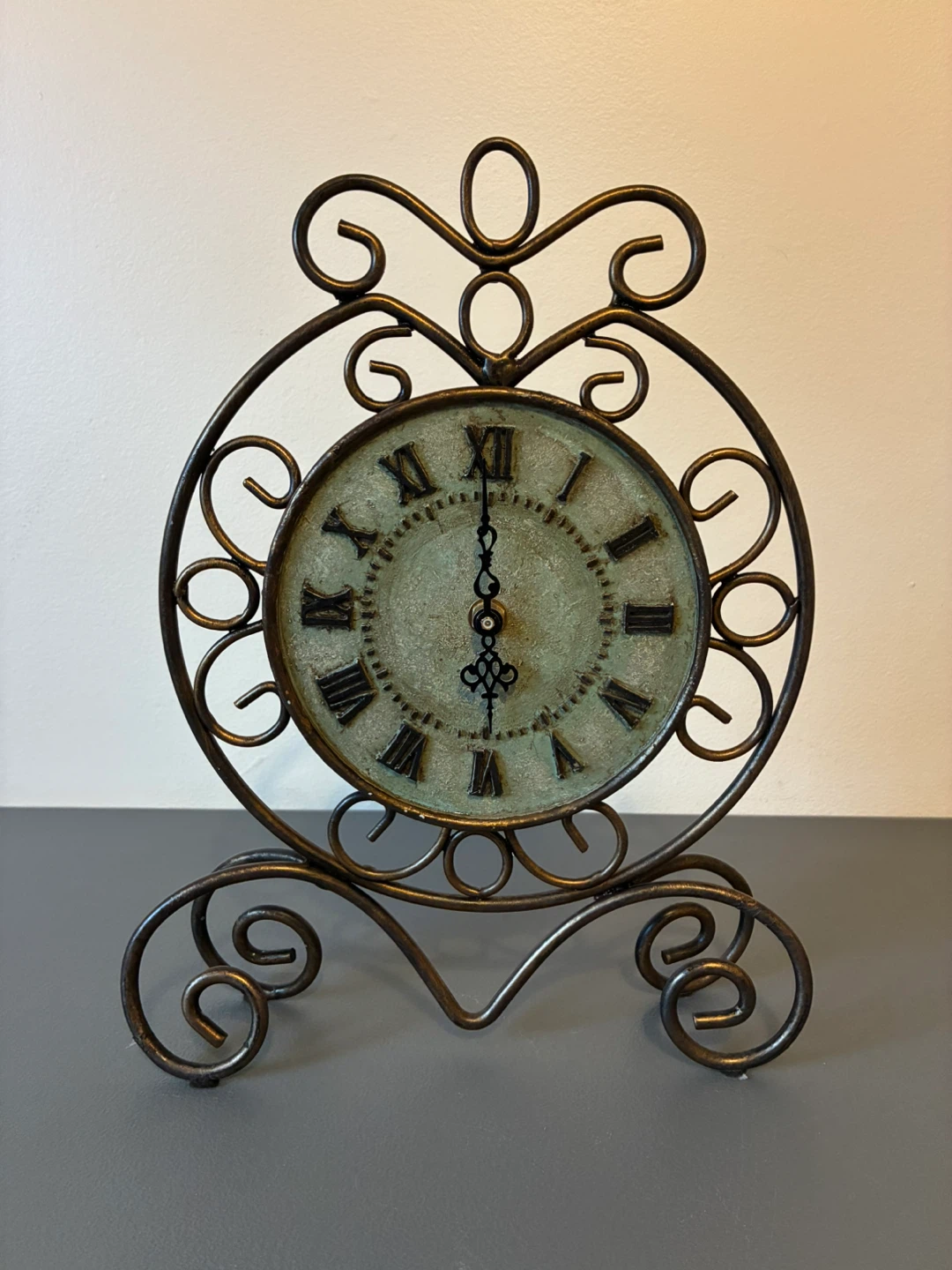 Ornate Metal Tabletop Clock not working