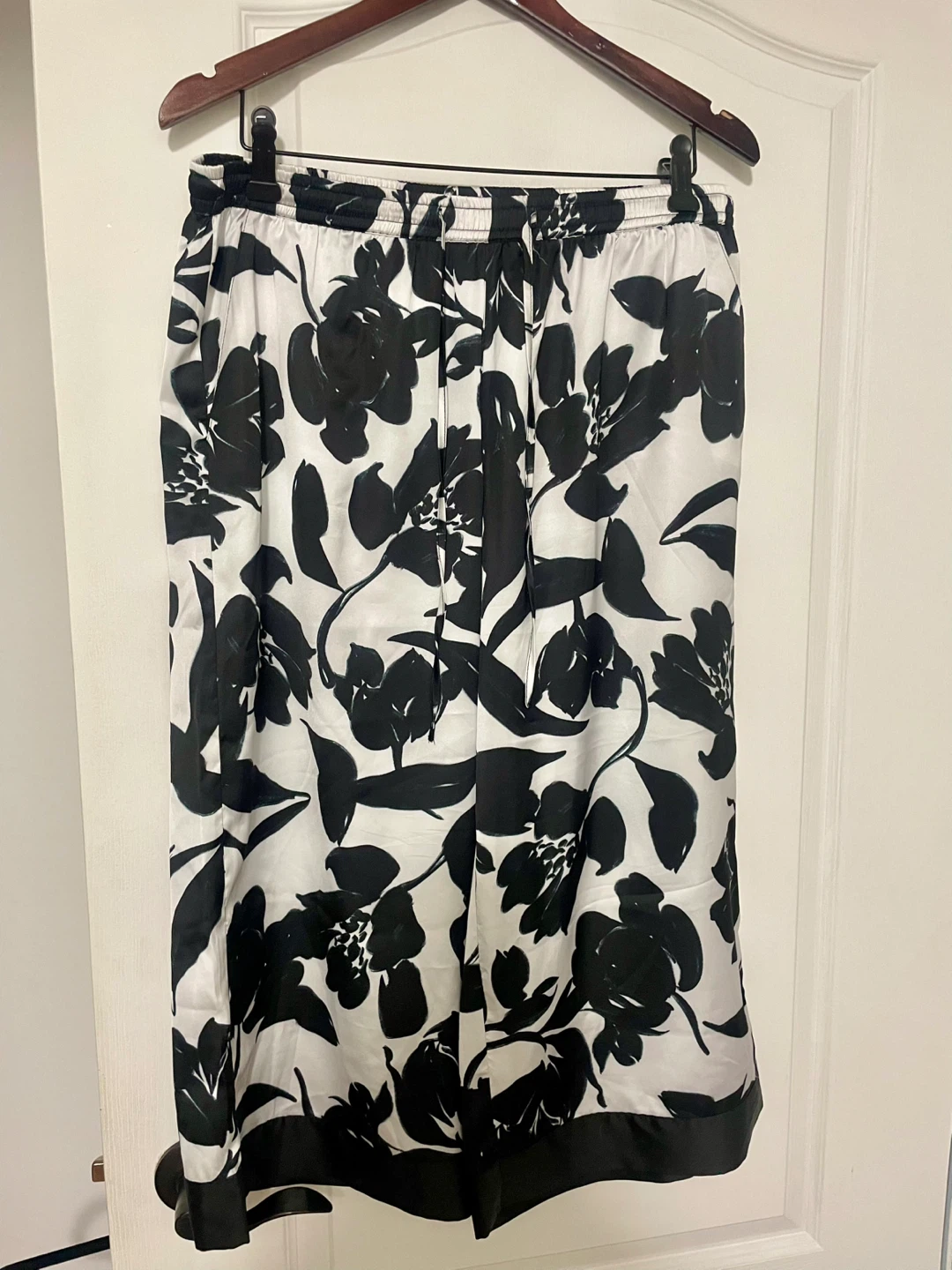 La Vie en Rose Black and White Floral Pajama Set - L/G - photo 2