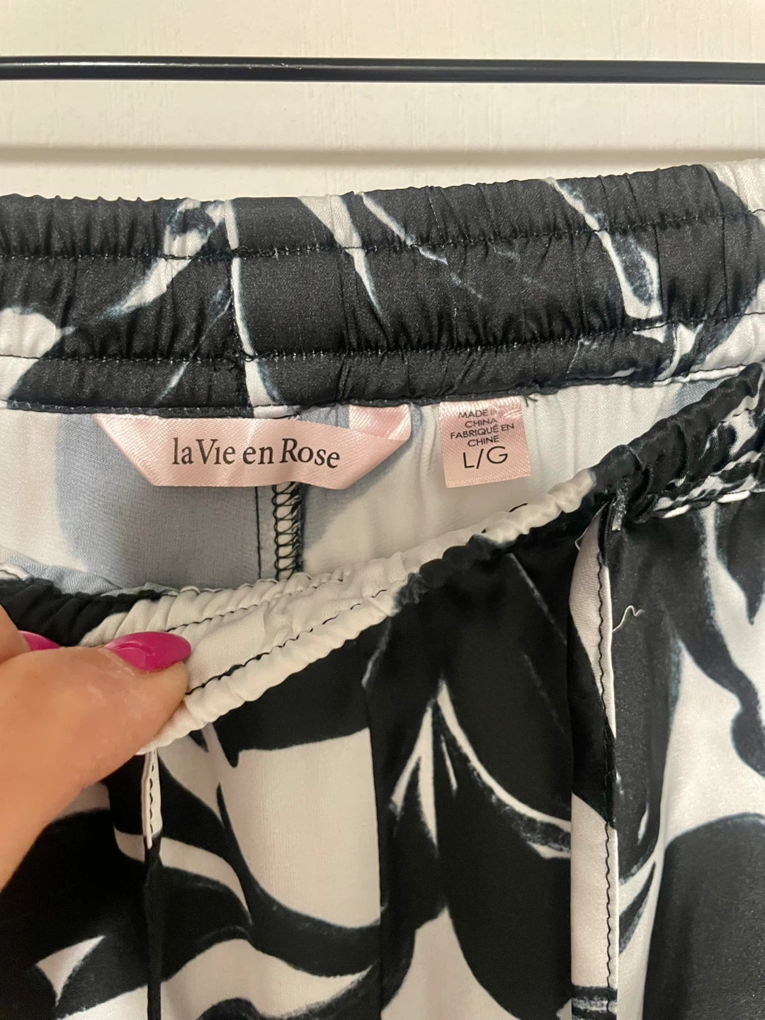 La Vie en Rose Black and White Floral Pajama Set - L/G - photo 3