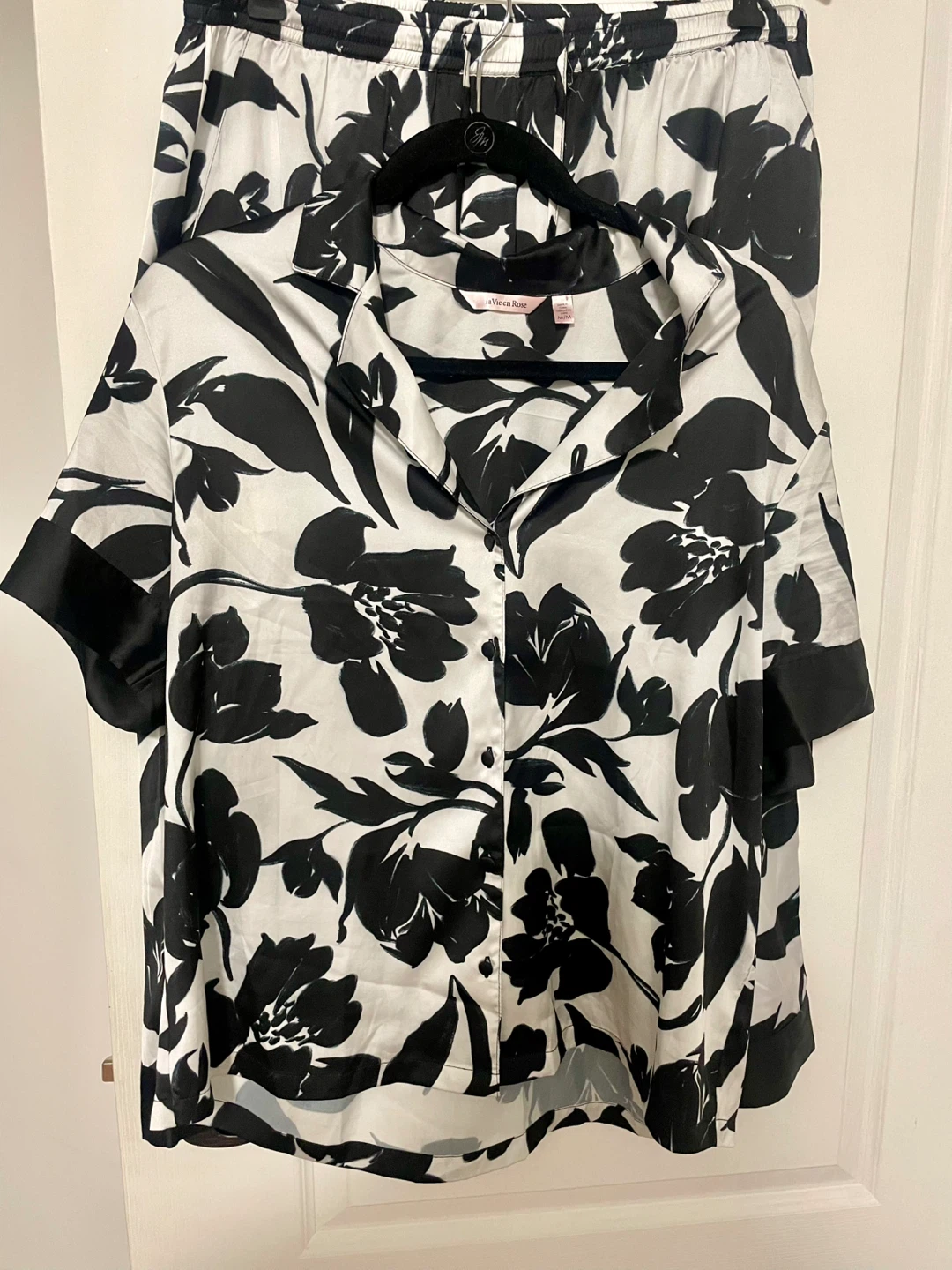 La Vie en Rose Black and White Floral Pajama Set - L/G