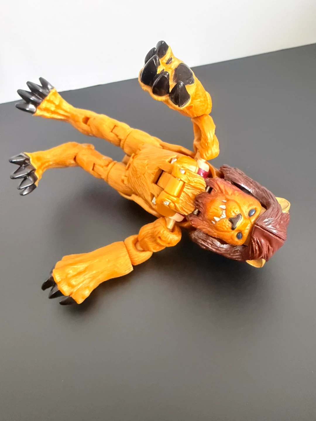 Beast Wars Leo Prime Action Figure - photo 4
