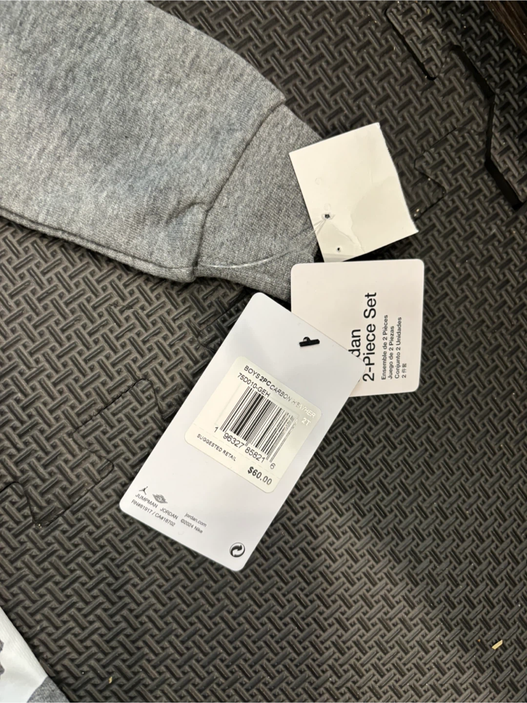 Air Jordan 2-Piece Set Boys 2T - photo 3