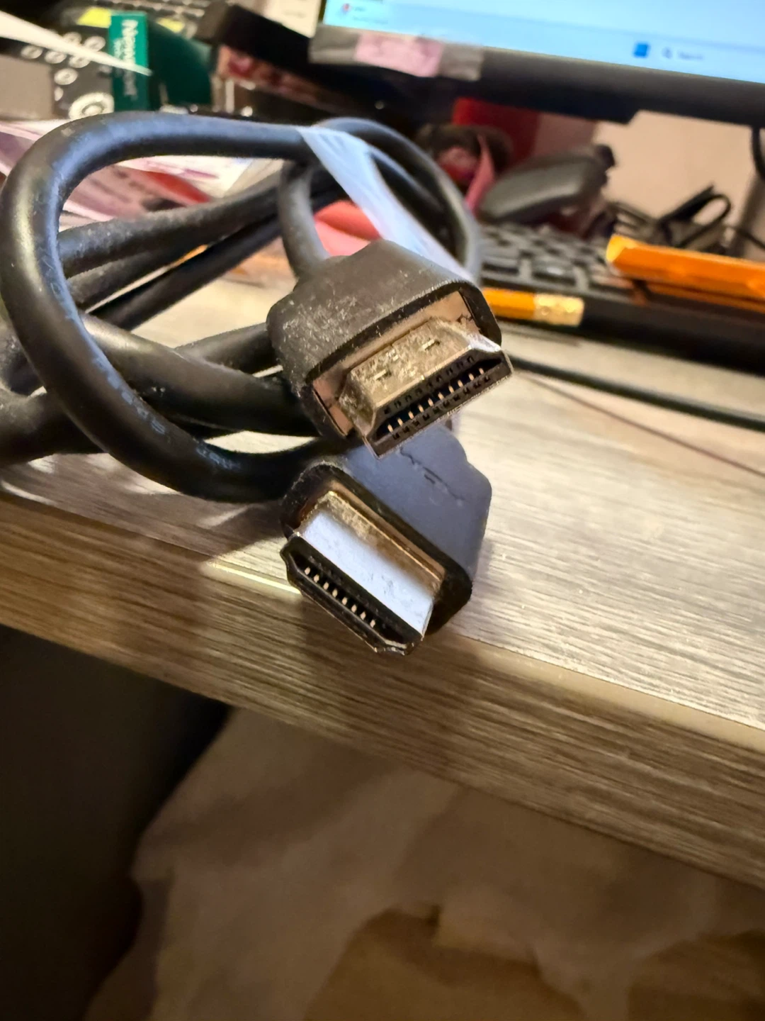 Black HDMI Cable(+1 🥕 )