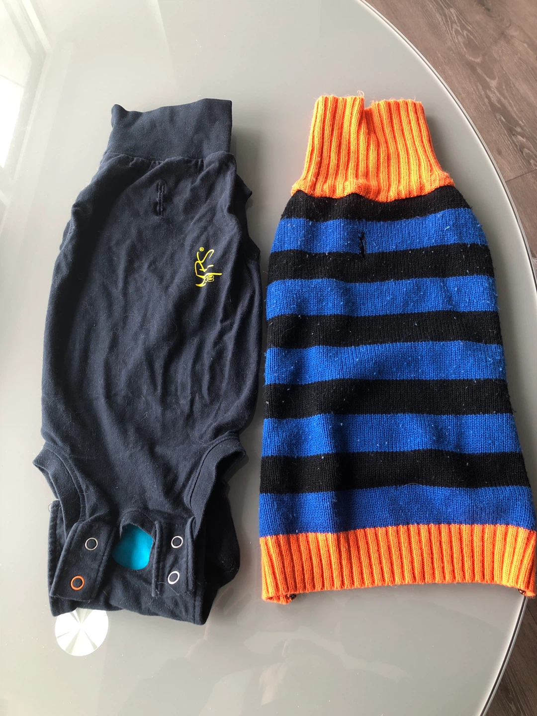 Bundle of two dog sweaters 🥕