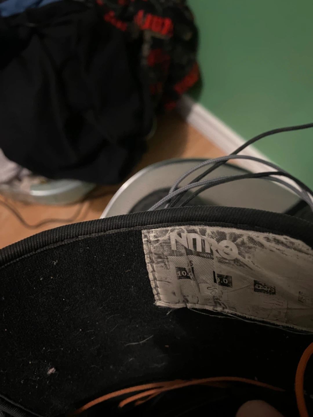 Yes Snowboard and Bindings + Nitro Snowboard Boots - photo 5