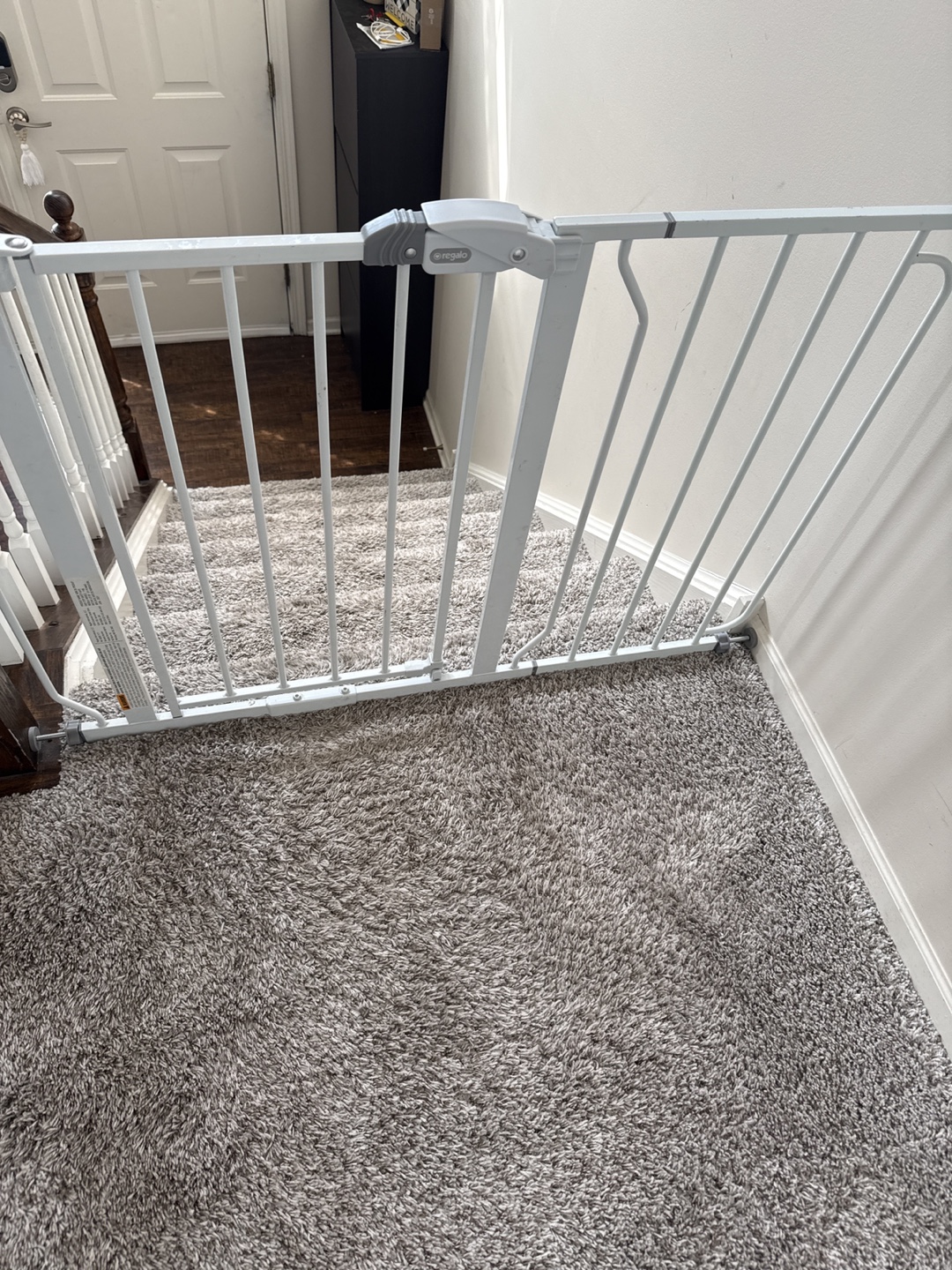 3 White Metal Baby Gate: 2 49-inch and 1 56-inch extra wide - photo 2