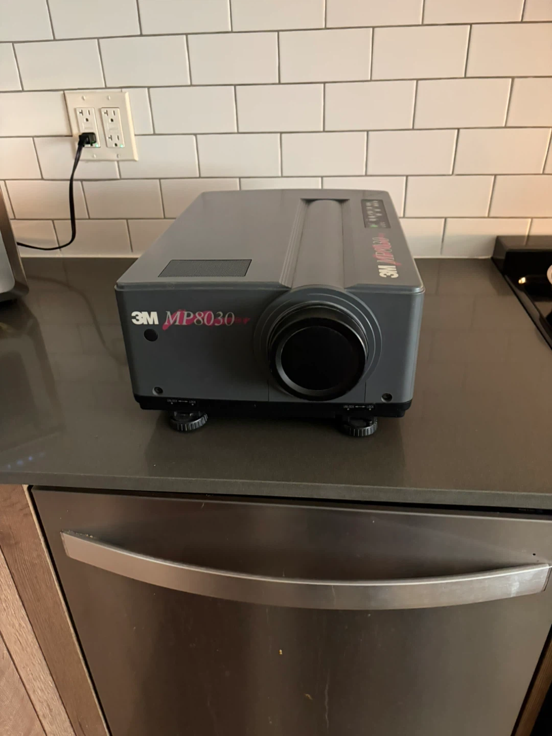 3M MP8030 3LCD Projector - photo 5