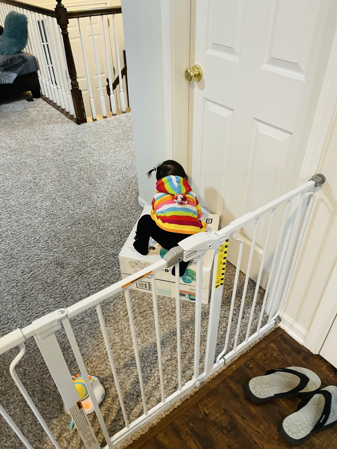 3 White Metal Baby Gate: 2 49-inch and 1 56-inch extra wide - photo 3