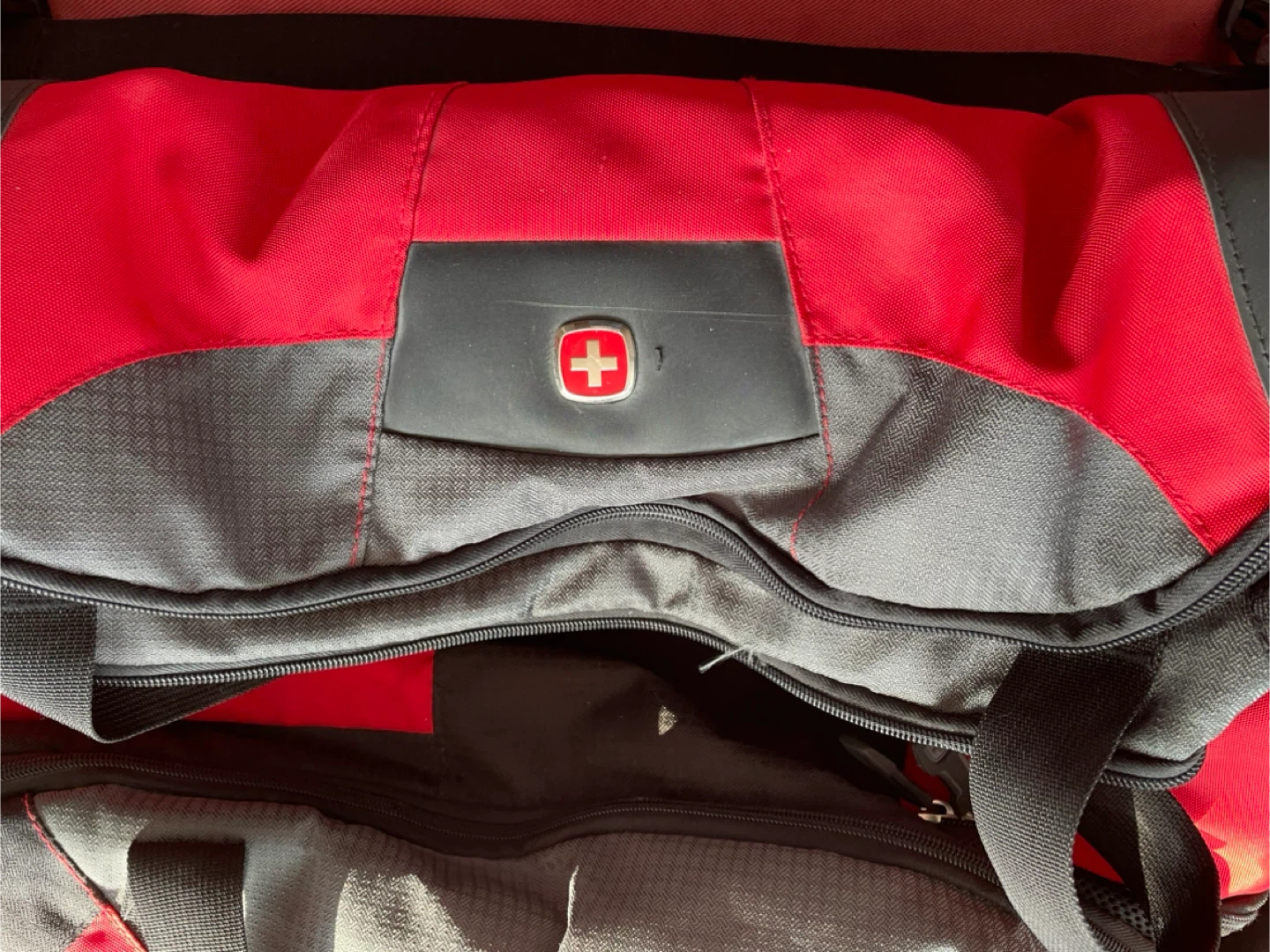 Swiss Gear Travel Duffel Bag Red/Gray Rolling Luggage - photo 2