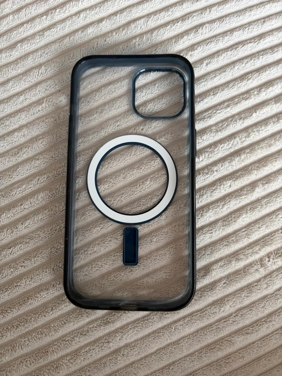 Clear Magnetic Phone Case for iPhone 15 - photo 3