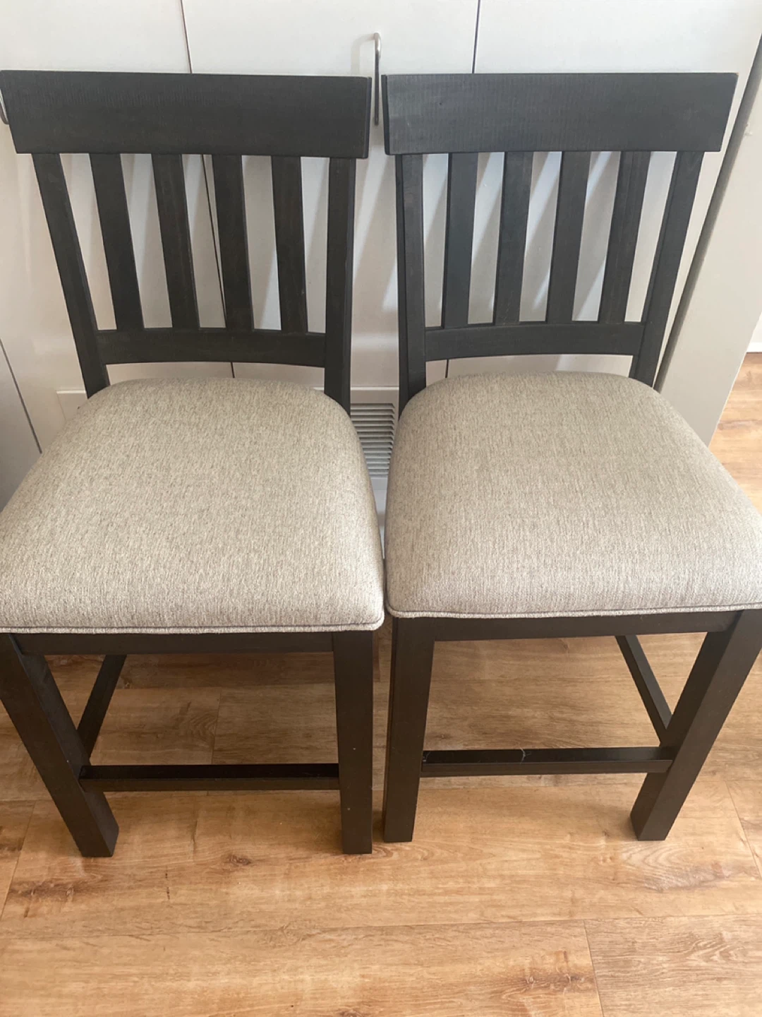 2 Dark Wood and Light Beige upholstery Seats - photo 2
