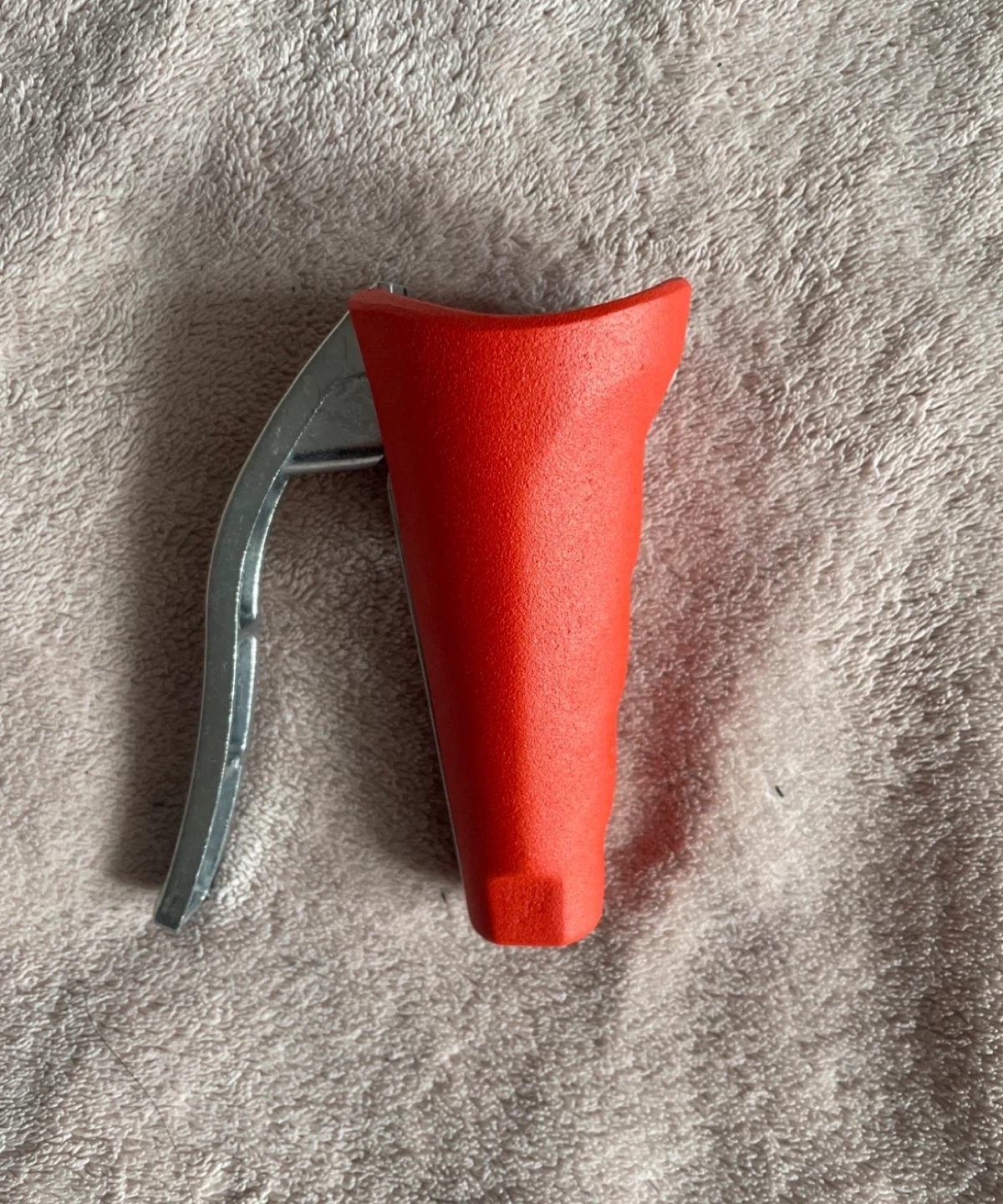 Red and Silver Garlic Press 🥕