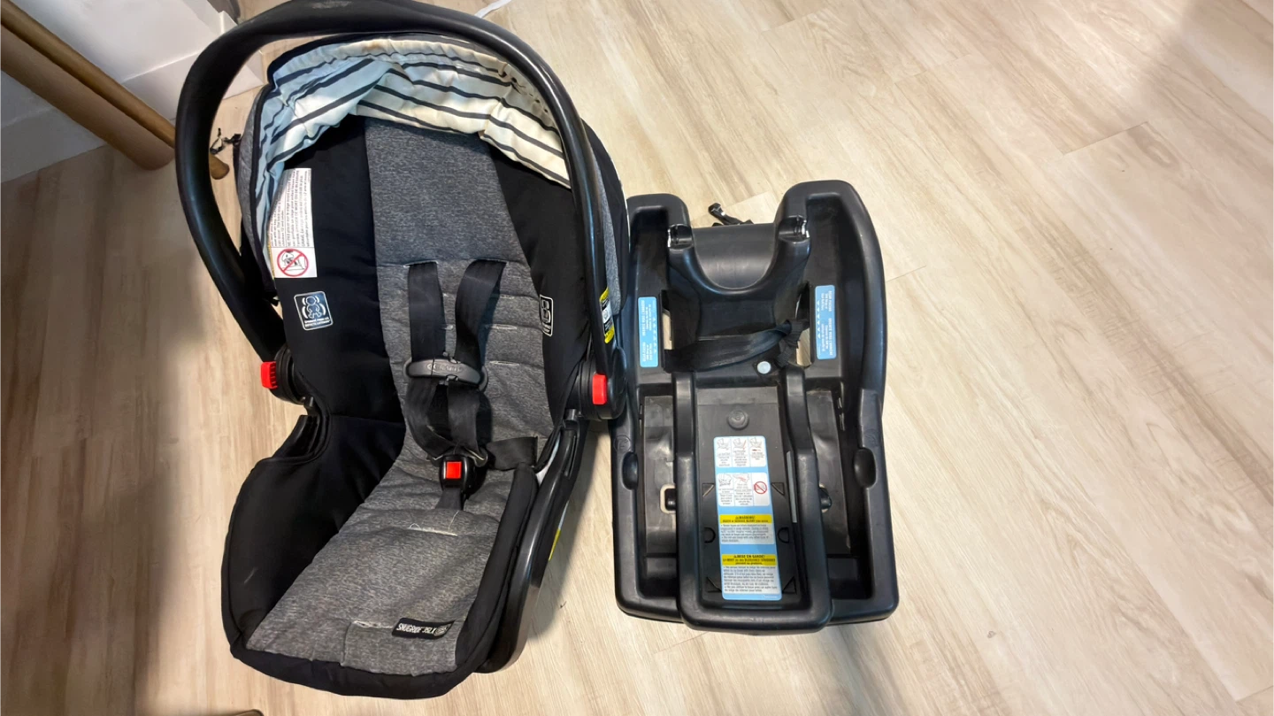 Graco Infant Car Seat with Latch Base