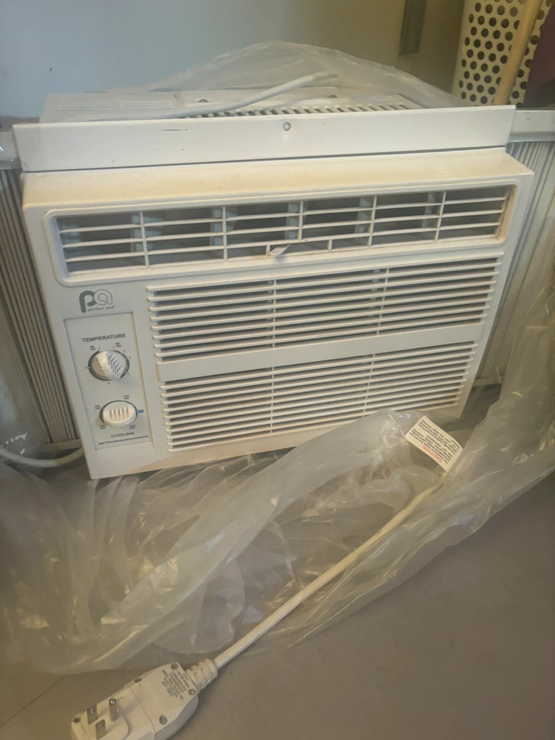 Perfect Aire Window Air Conditioner Unit - photo 2