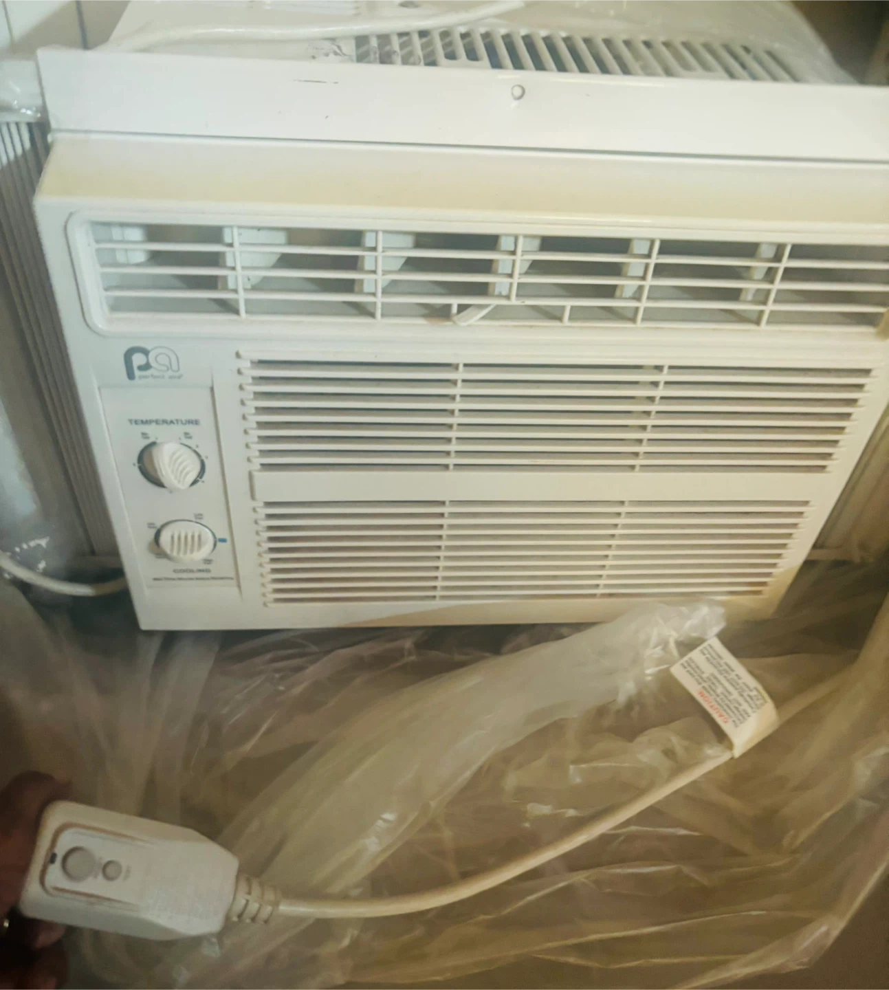 Perfect Aire Window Air Conditioner Unit - photo 4