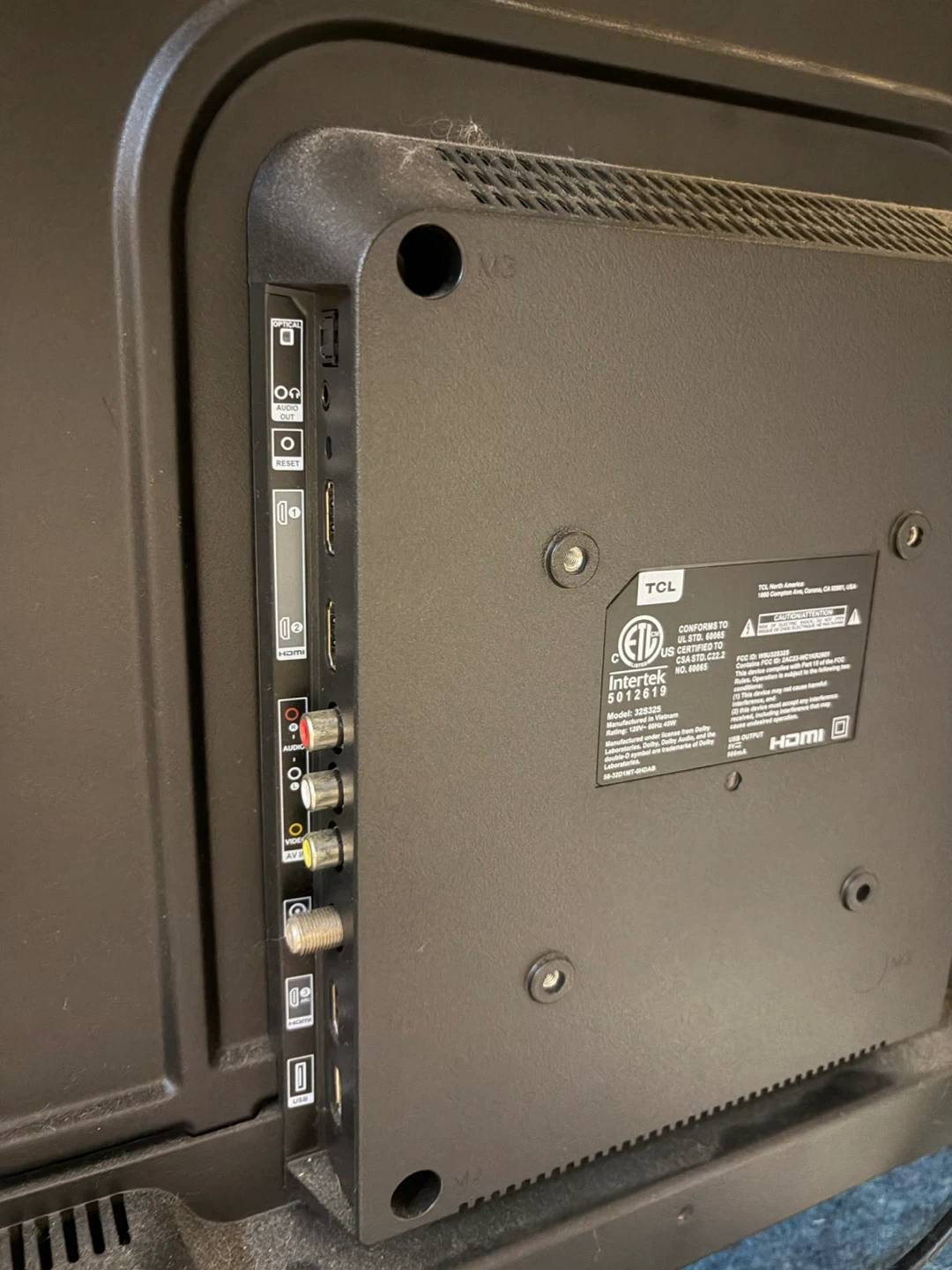 TCL 32" Roku TV - photo 3