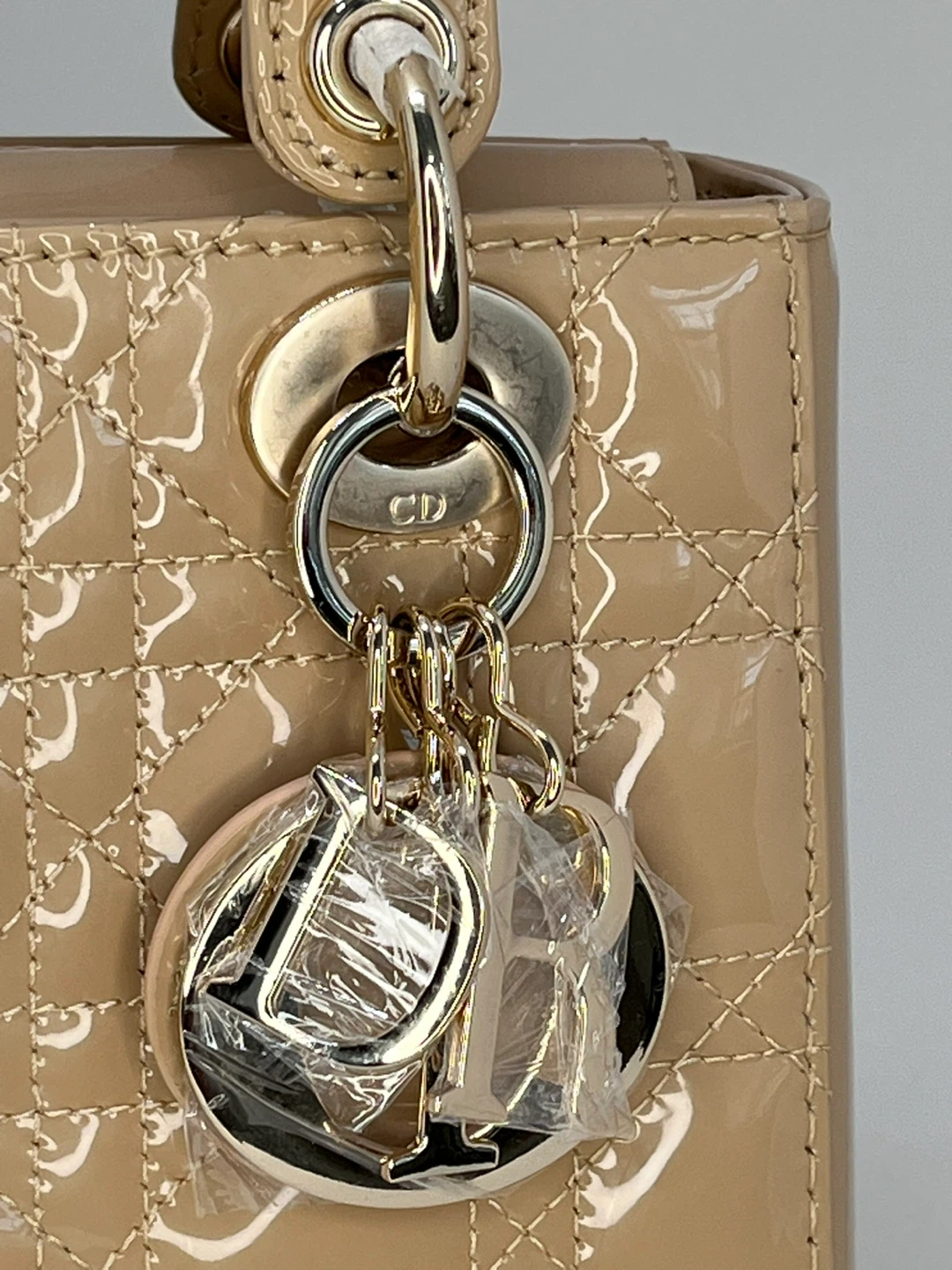 DIOR Patent Leather Handbag - photo 2