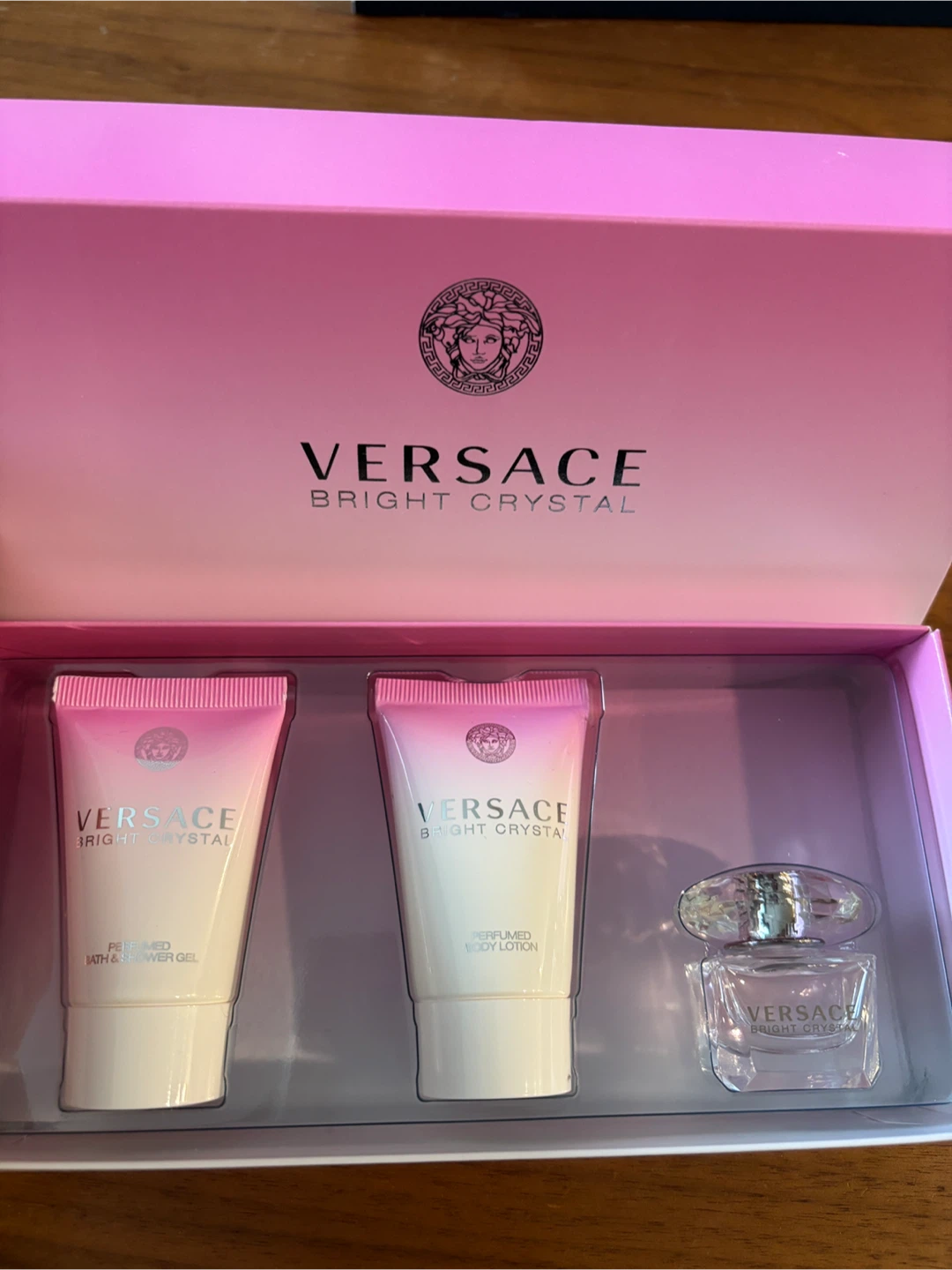 Versace Bright Crystal Perfume Set - photo 2