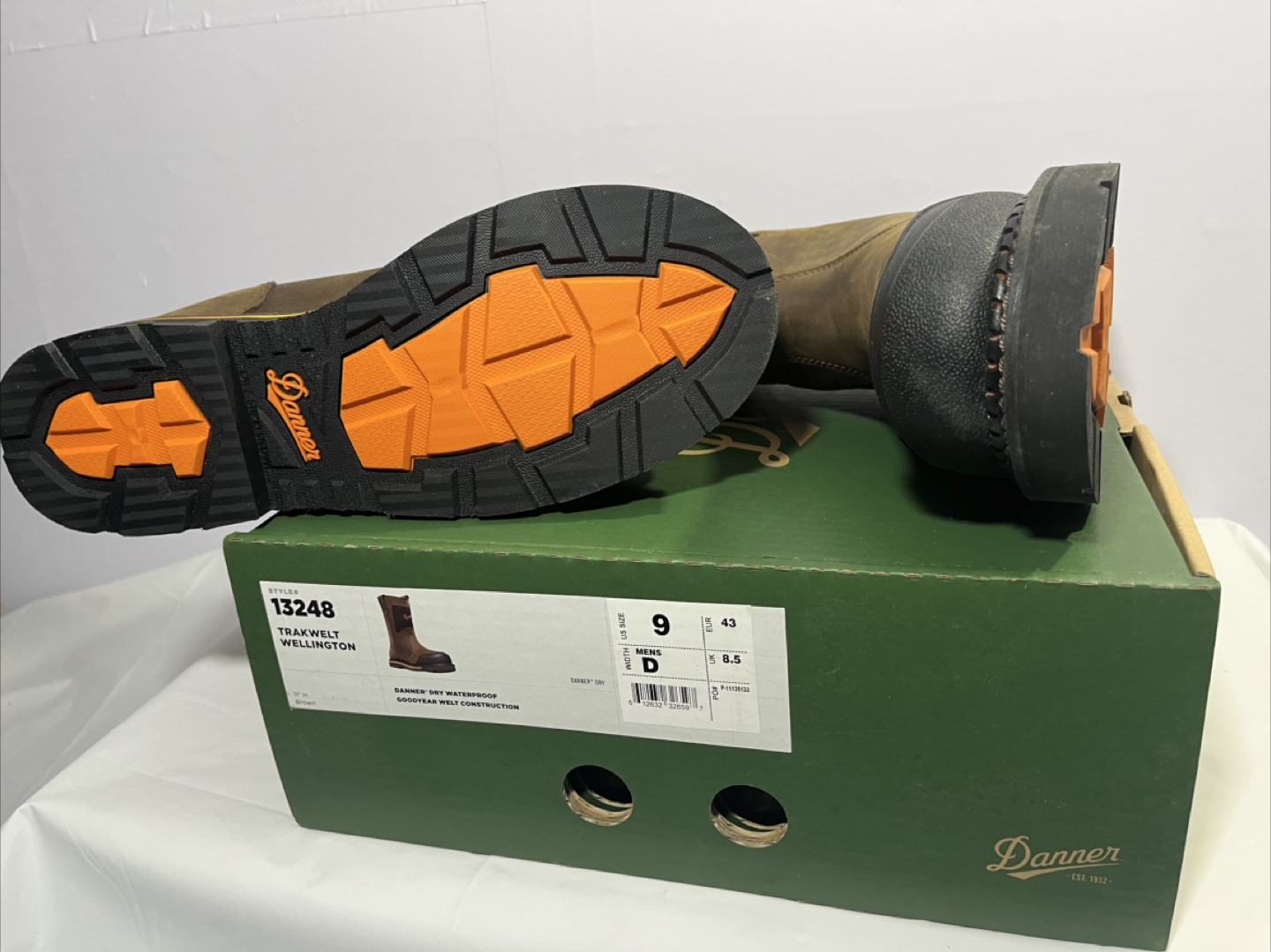 Danner 13248 Trakwelt Wellington Work Boots - Size 9 D - photo 3