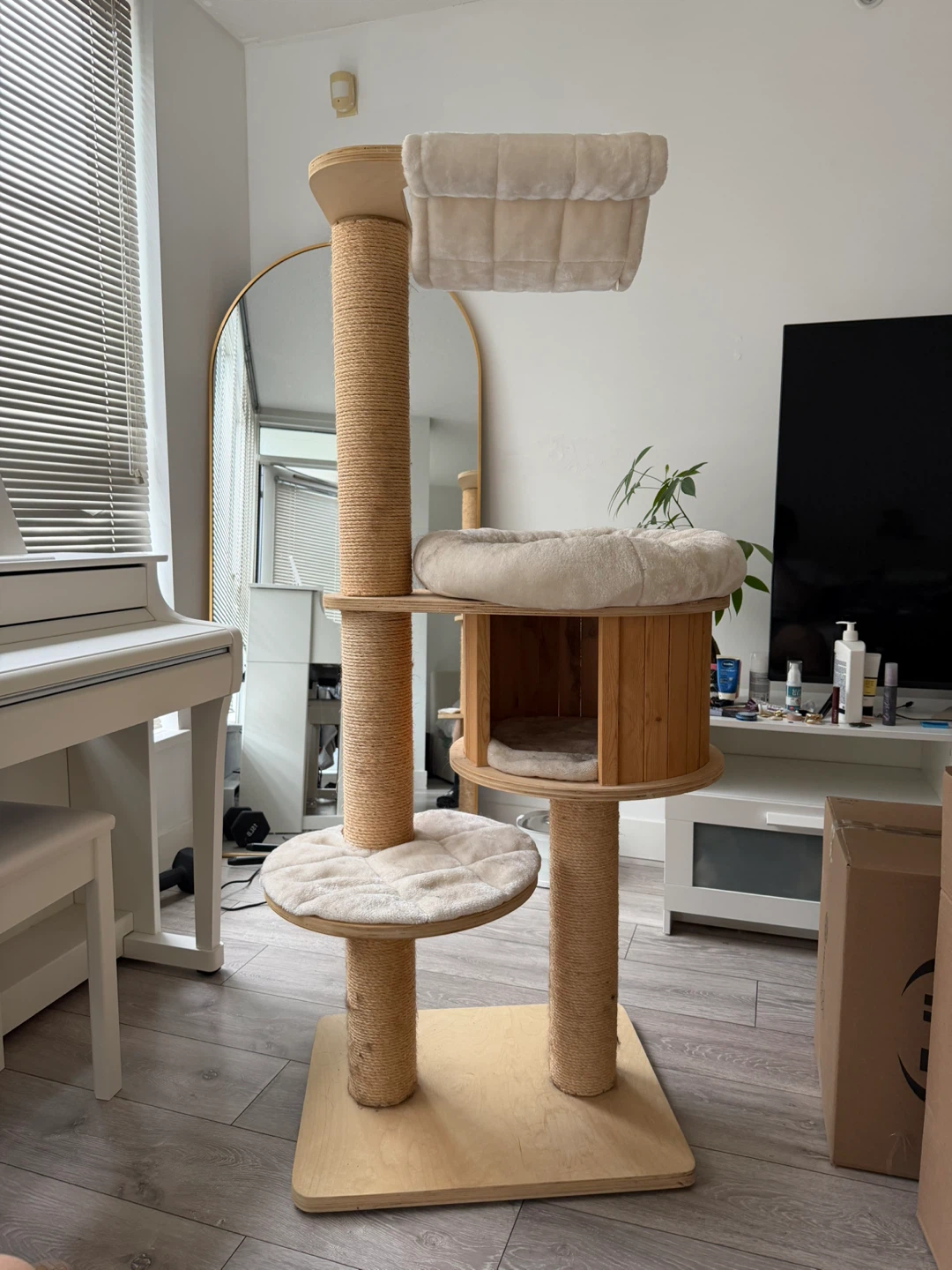 Multi-level Cat Tree with scratching posts - photo 3