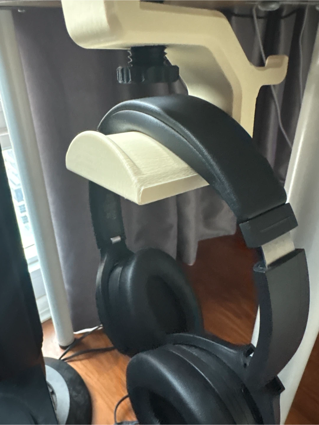 Desk mounted Headphone Hanger - photo 2