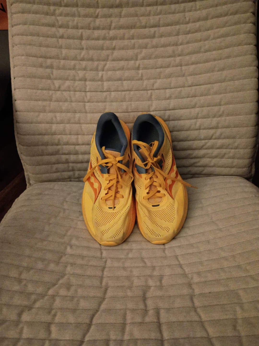 Saucony Running Shoes - Yellow/Orange size 8.5 US