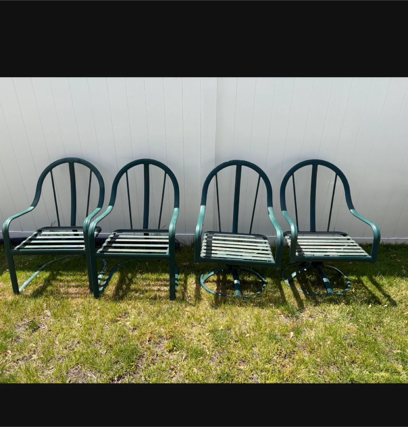 Outdoor Chairs  2 Swivel 2 Chairs $80