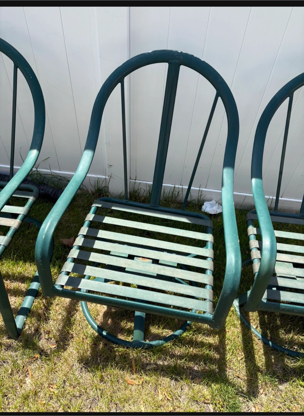 Outdoor Chairs  2 Swivel 2 Chairs $80 - photo 2