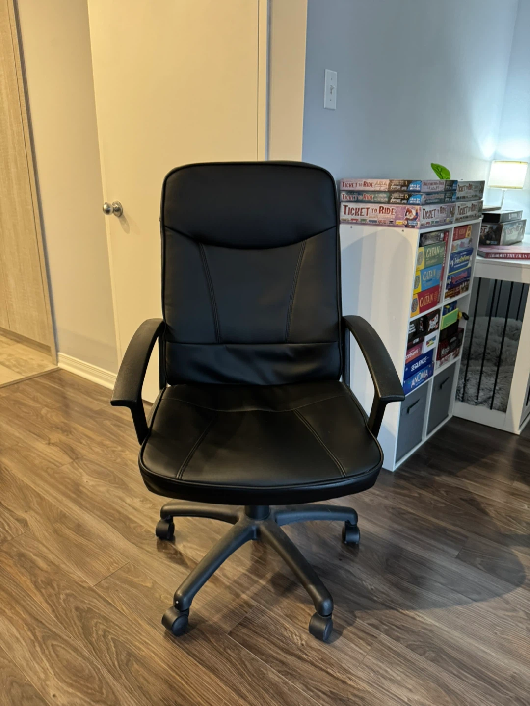 Black Office Chair with Armrests - photo 2