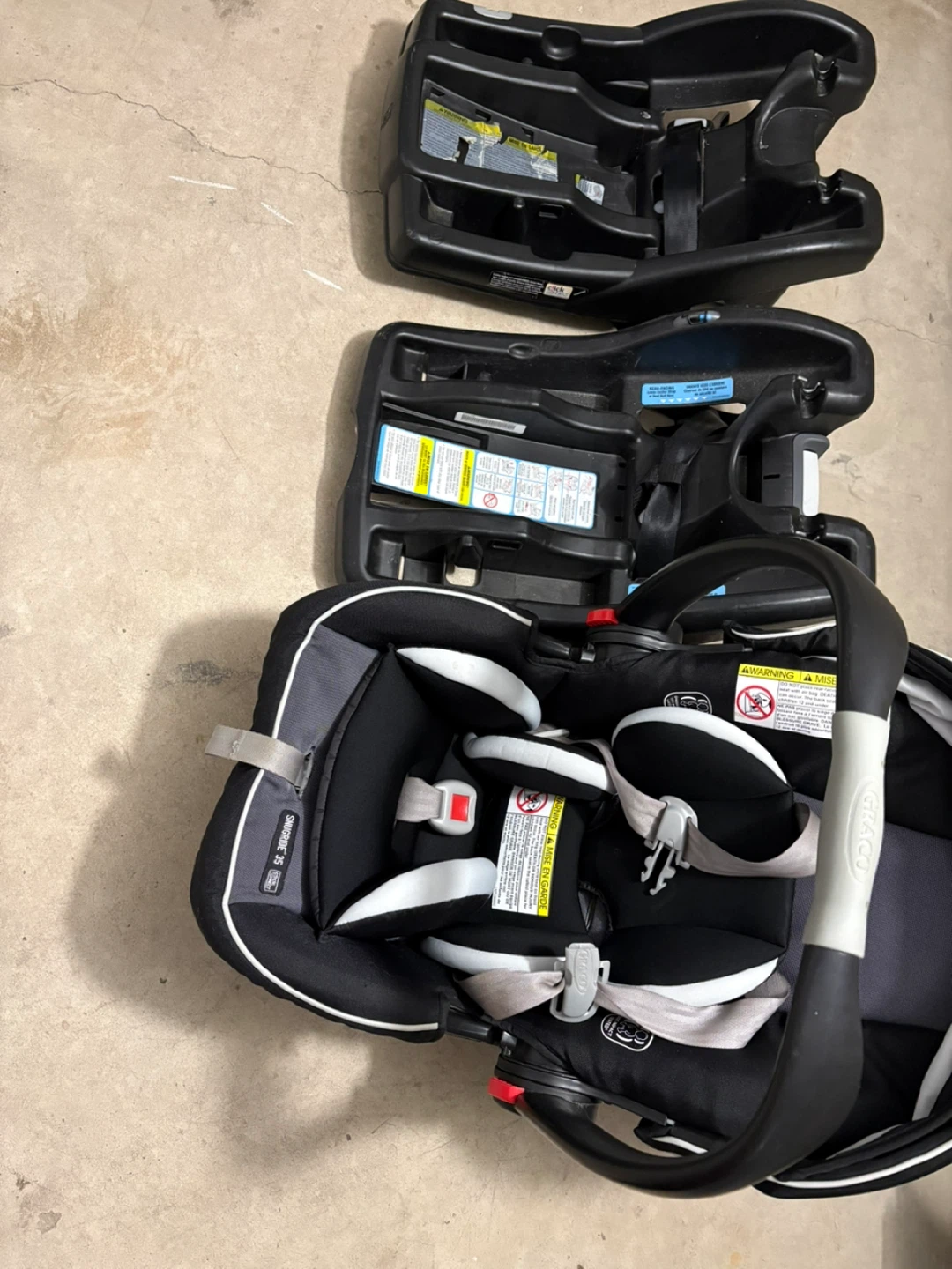 Graco SnugRide 35 Infant Car Seat with Base