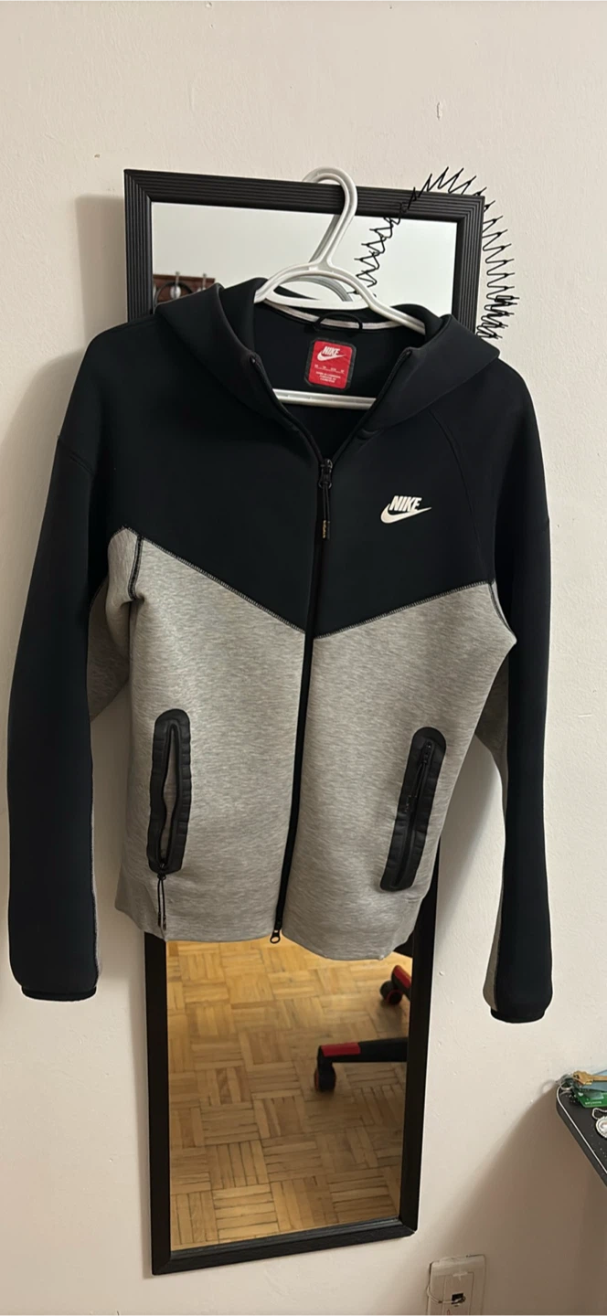 Nike Tech Fleece Full-Zip Hoodie