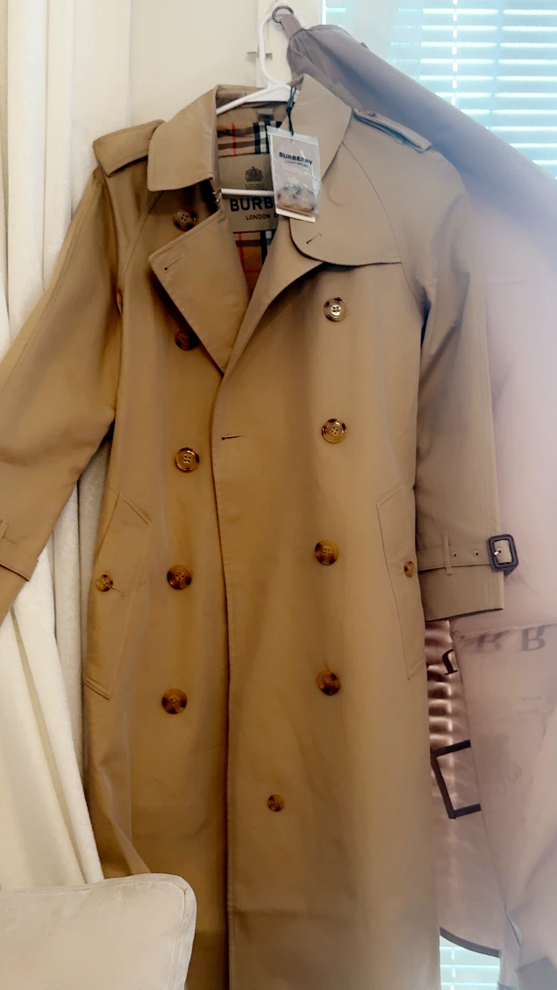 Brand New Burberry Jacket Size 6 – Wrong Size