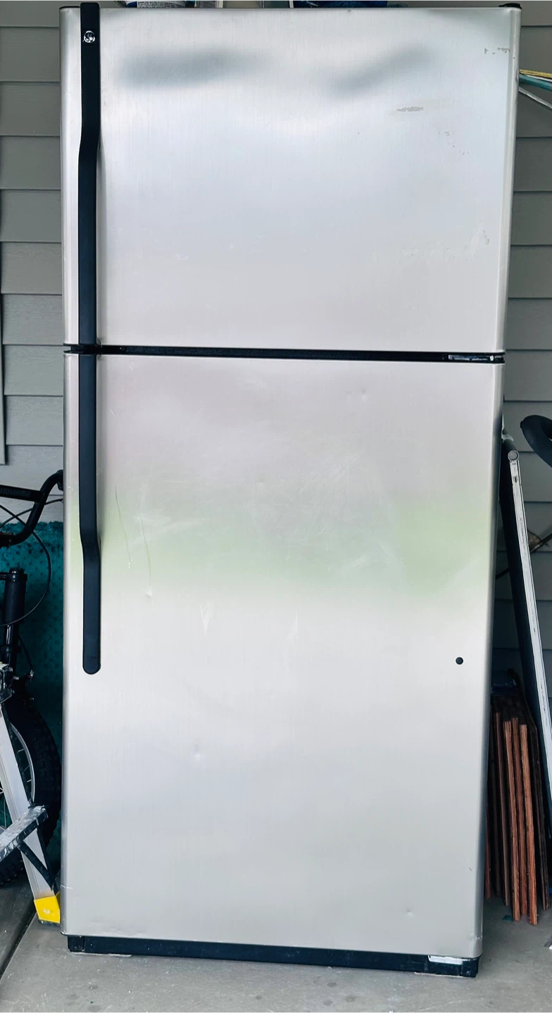 GE Top Freezer Refrigerator - photo 5