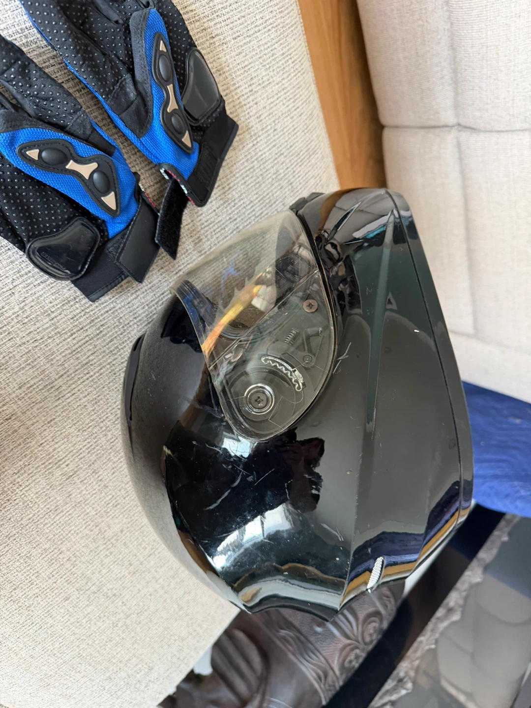 Black Motorcycle Helmet with M Gloves - photo 4
