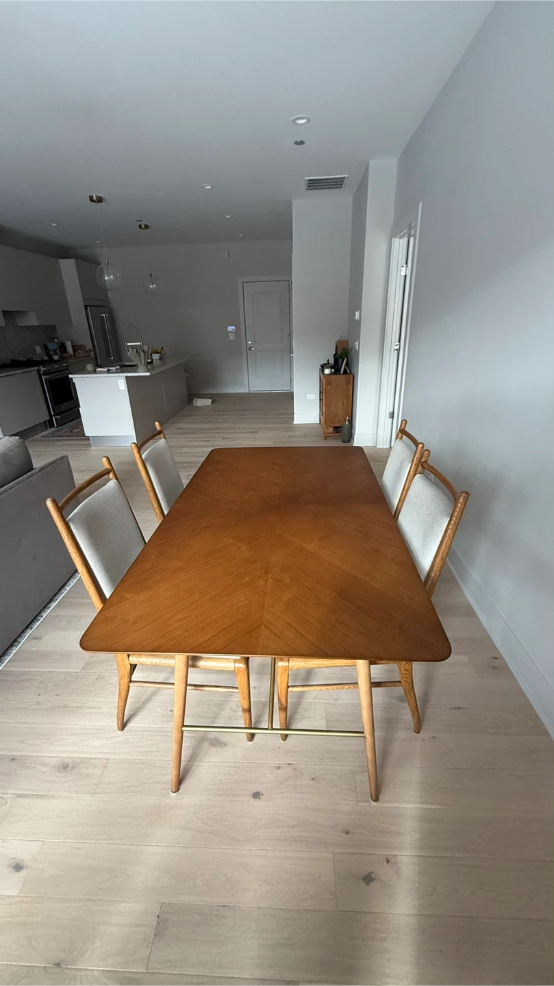 Mid-Century Modern Dining Table with 4 Chairs - photo 4