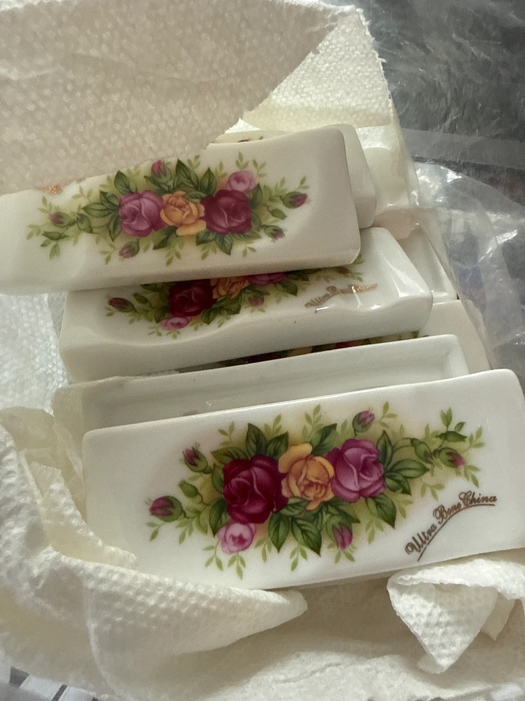 Set of 8 China Rose Pattern Chopstick Rests🥕