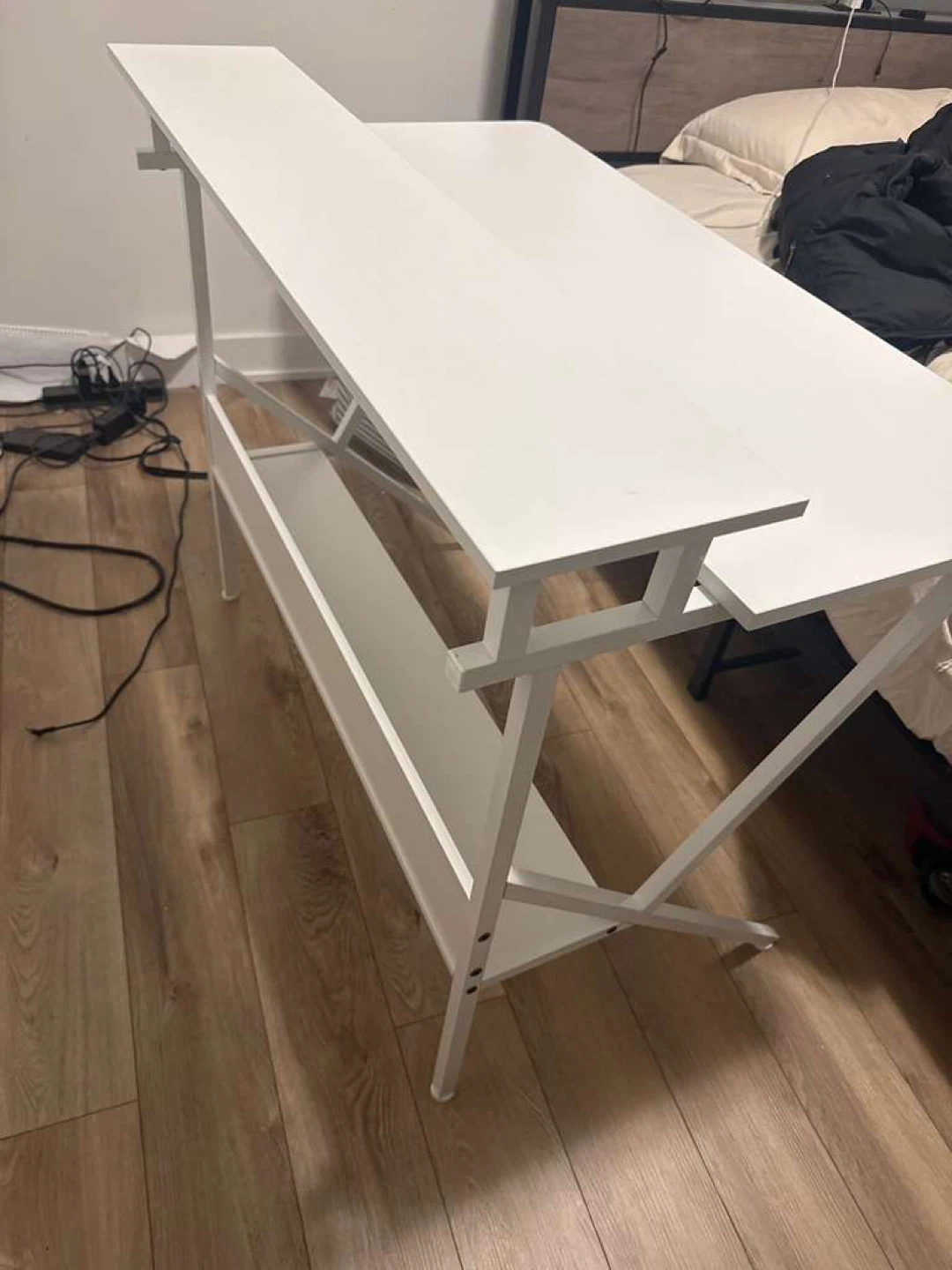 White computer desk with shelf - photo 2