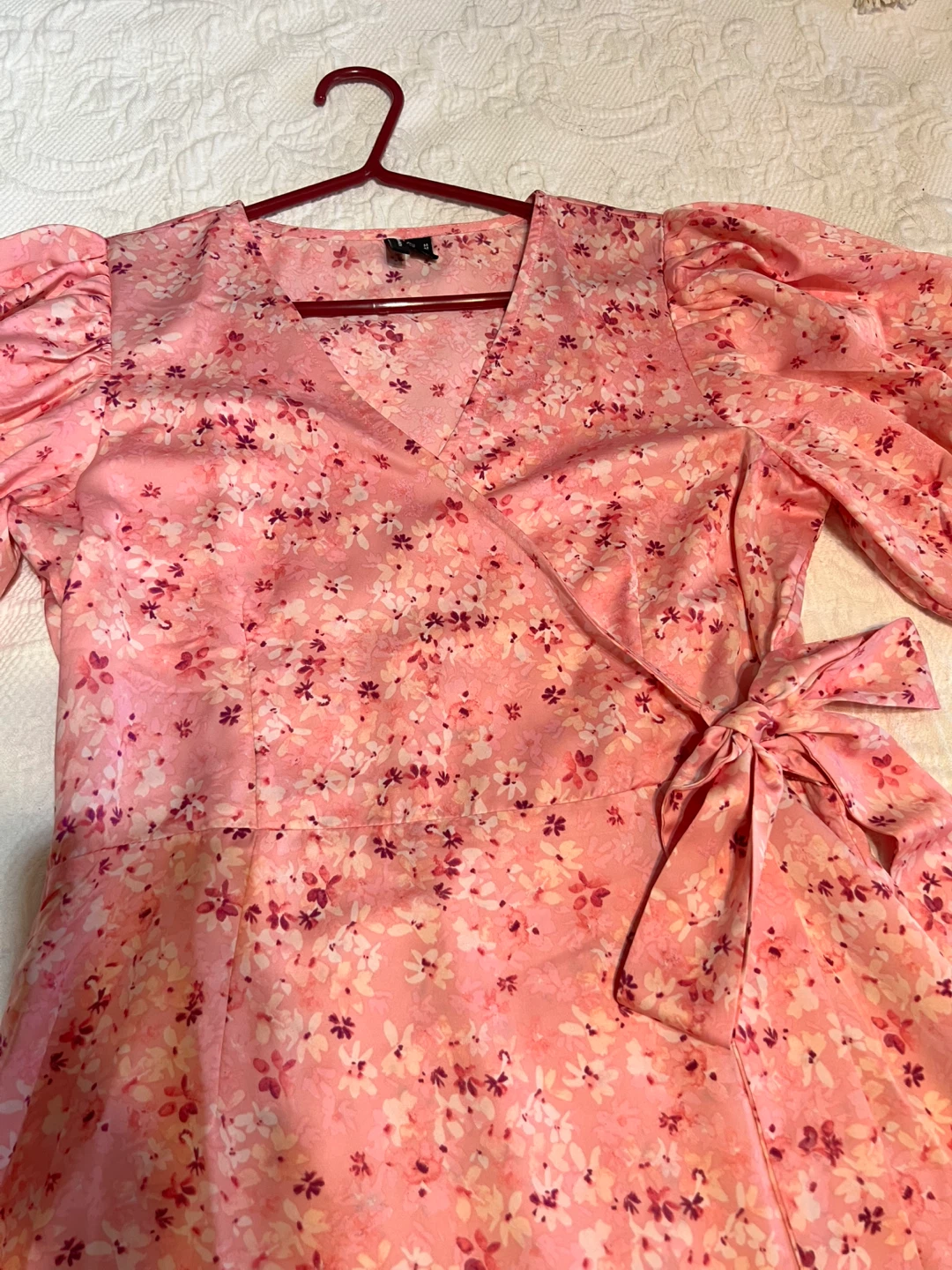 Pink Floral Wrap Dress with Puff Sleeves - photo 4