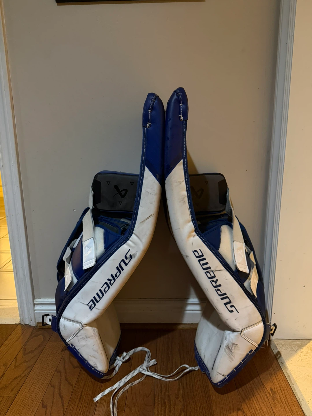 Custom Bauer Supreme Hockey Goalie Leg Pads - photo 3