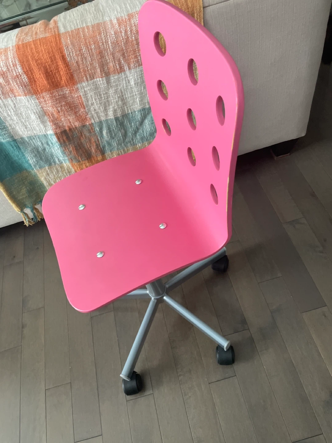 Pink Swivel Office Chair with Wheels - photo 3