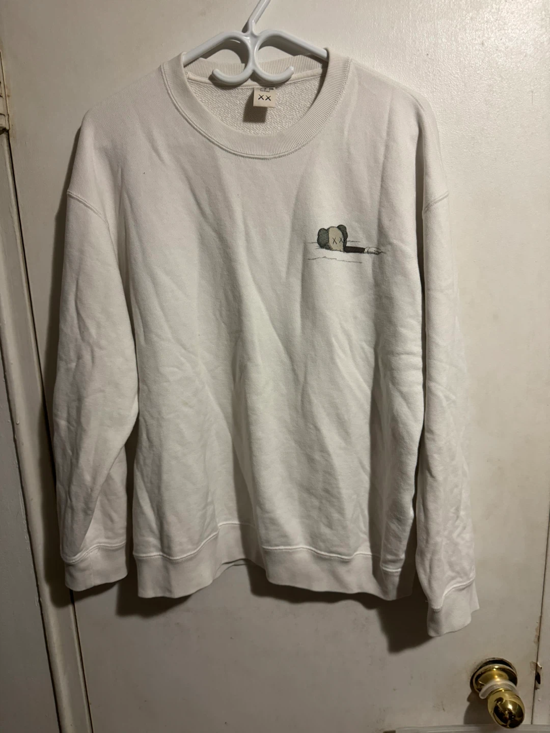Uniqlo UT KAWS Sweatshirt Size L