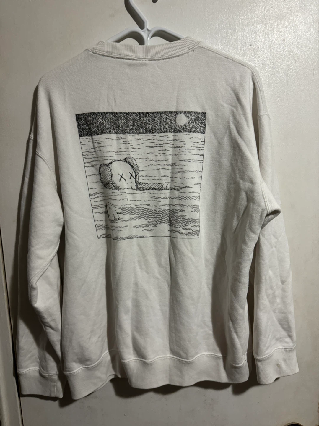 Uniqlo UT KAWS Sweatshirt Size L - photo 4
