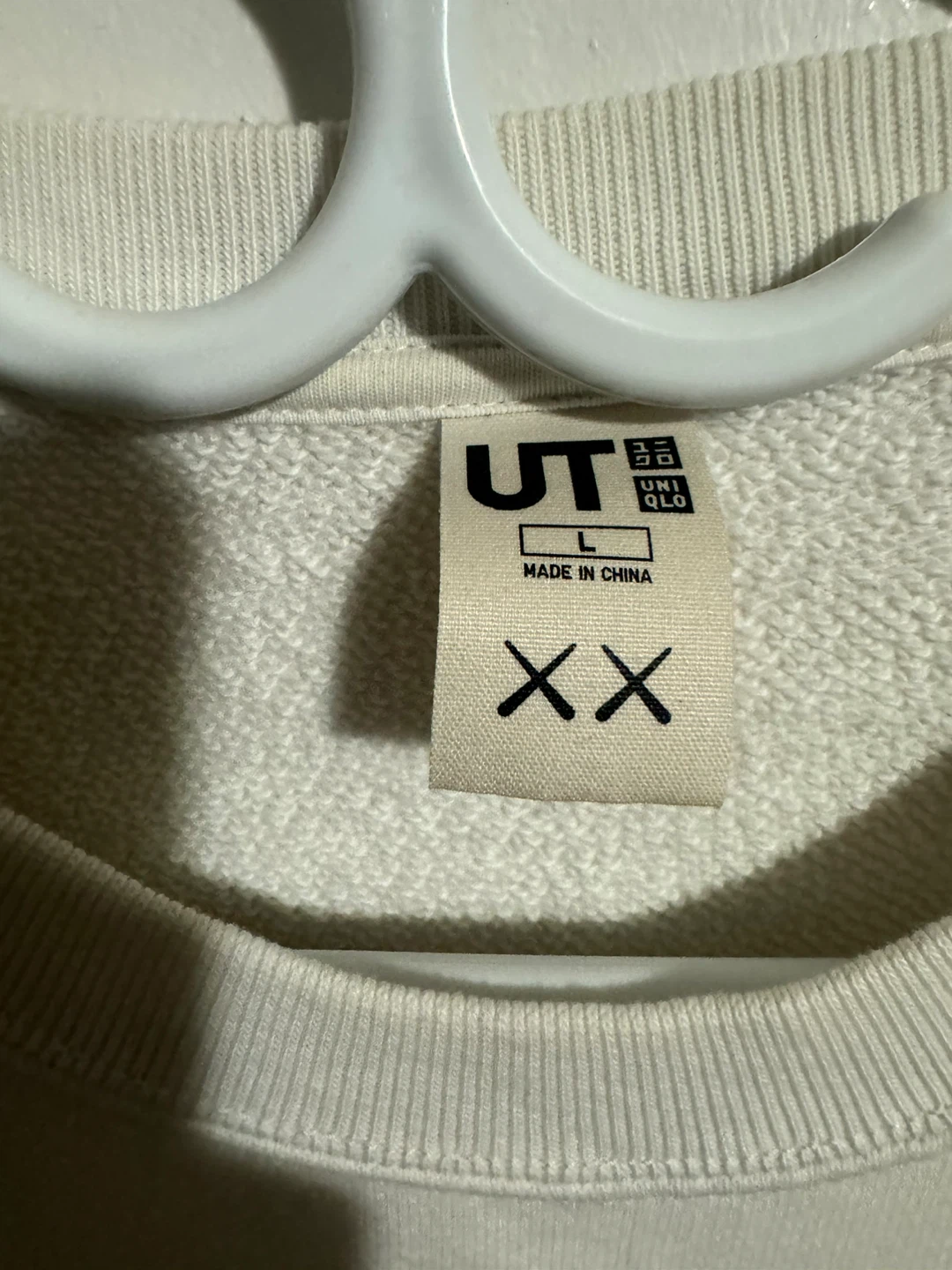 Uniqlo UT KAWS Sweatshirt Size L - photo 3