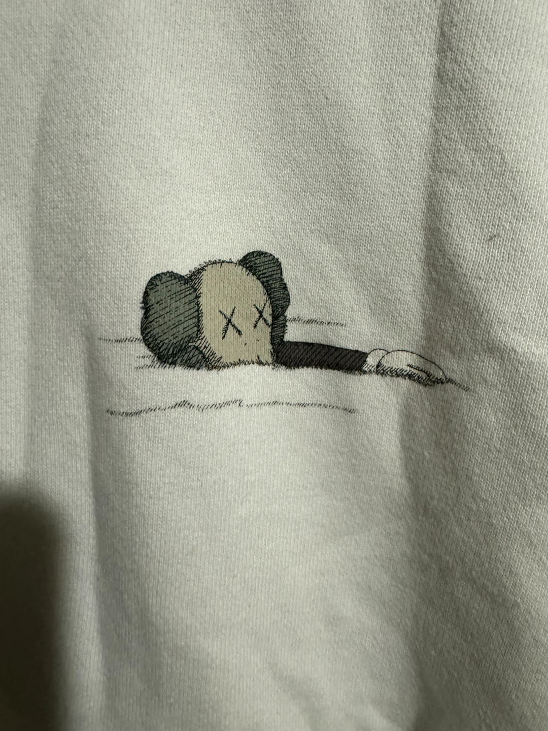 Uniqlo UT KAWS Sweatshirt Size L - photo 2