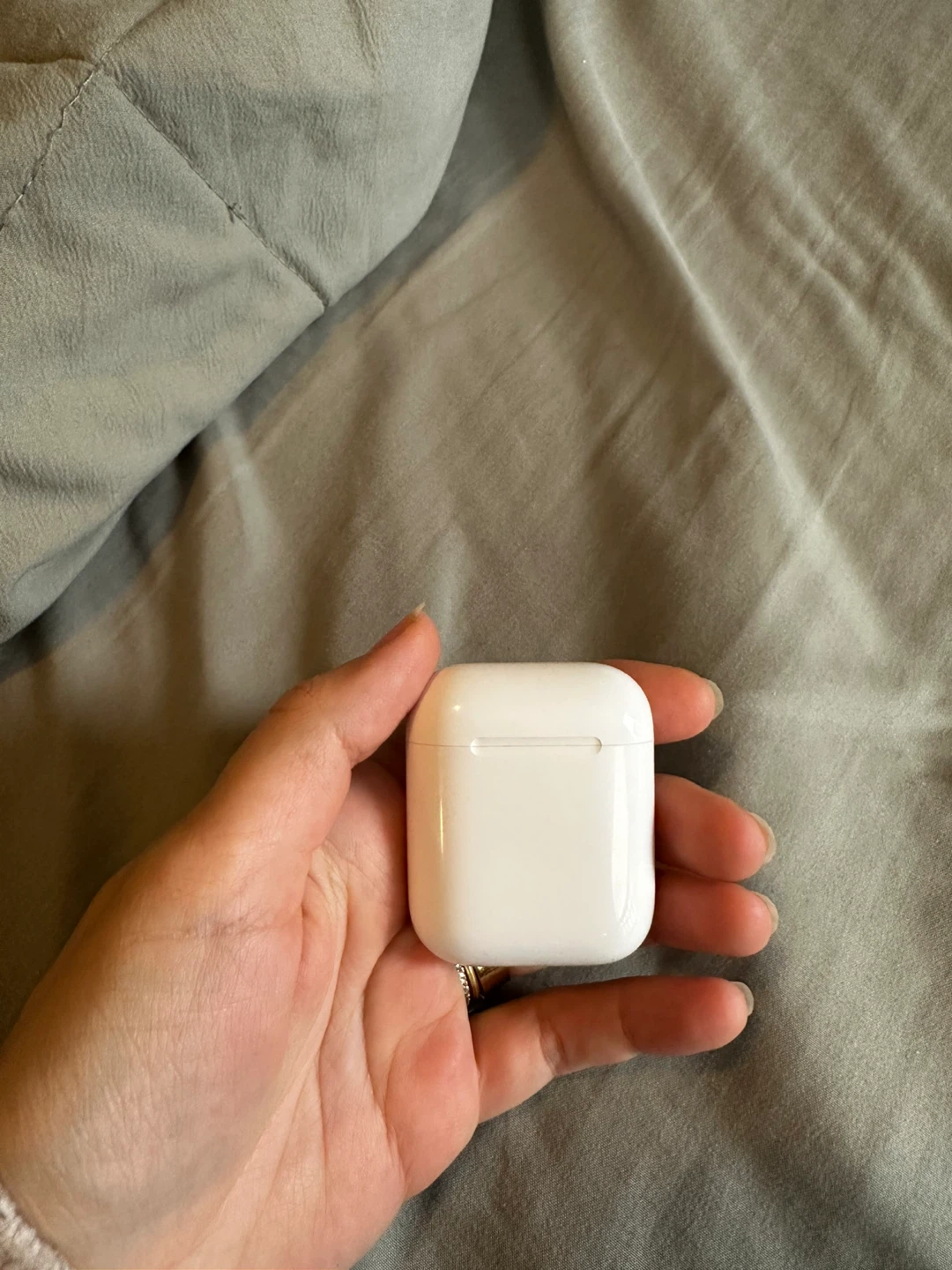 Apple AirPods (2nd generation) - photo 2