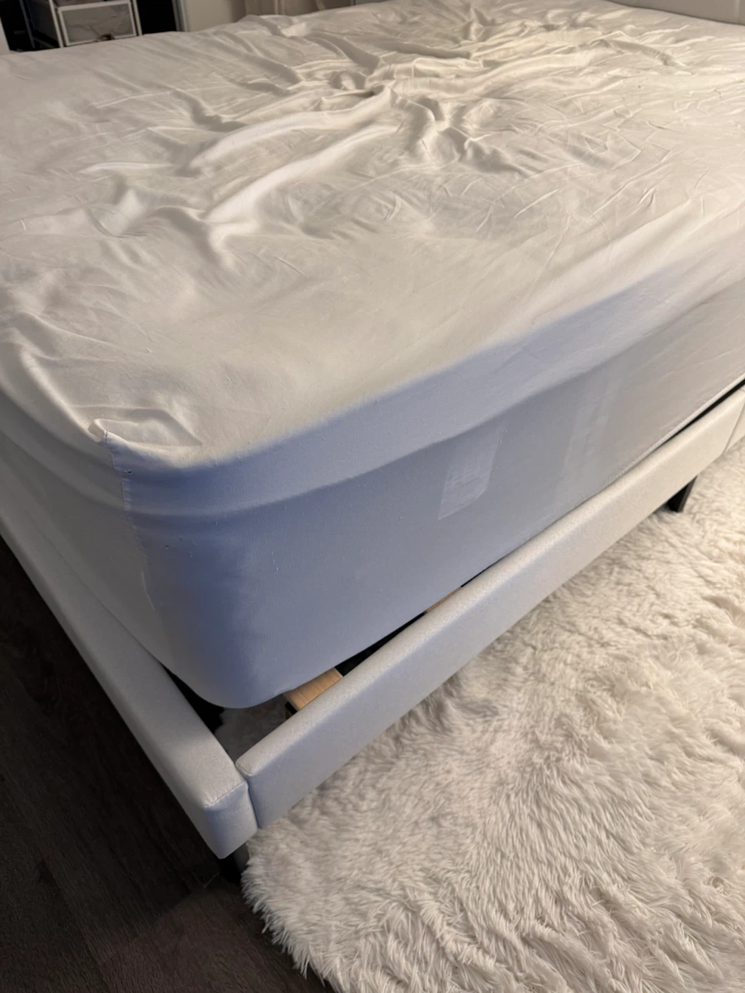 Full/Double Bedframe (no mattress) - photo 3
